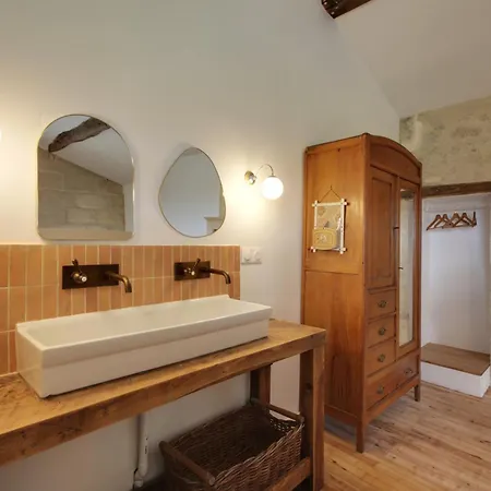 Small With Authentic Charm Baurech